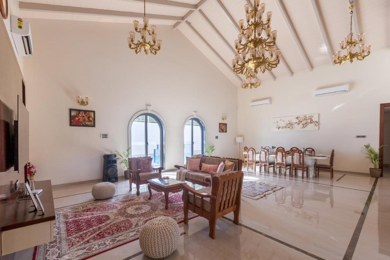 Bellevue Palace By Stayvista - Lavish Abode With A Pool, Landscaped Lawn, Gazebo & Adventure Activities Nashik Exterior photo