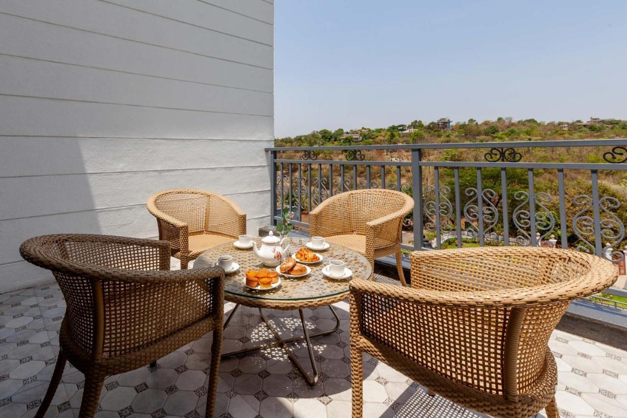 Bellevue Palace By Stayvista - Lavish Abode With A Pool, Landscaped Lawn, Gazebo & Adventure Activities Nashik Exterior photo
