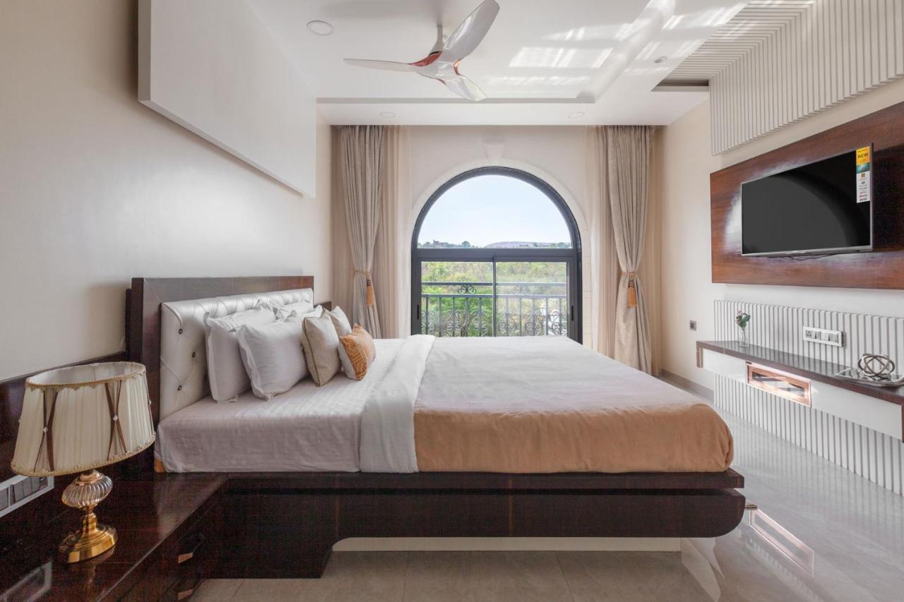 Bellevue Palace By Stayvista - Lavish Abode With A Pool, Landscaped Lawn, Gazebo & Adventure Activities Nashik Exterior photo