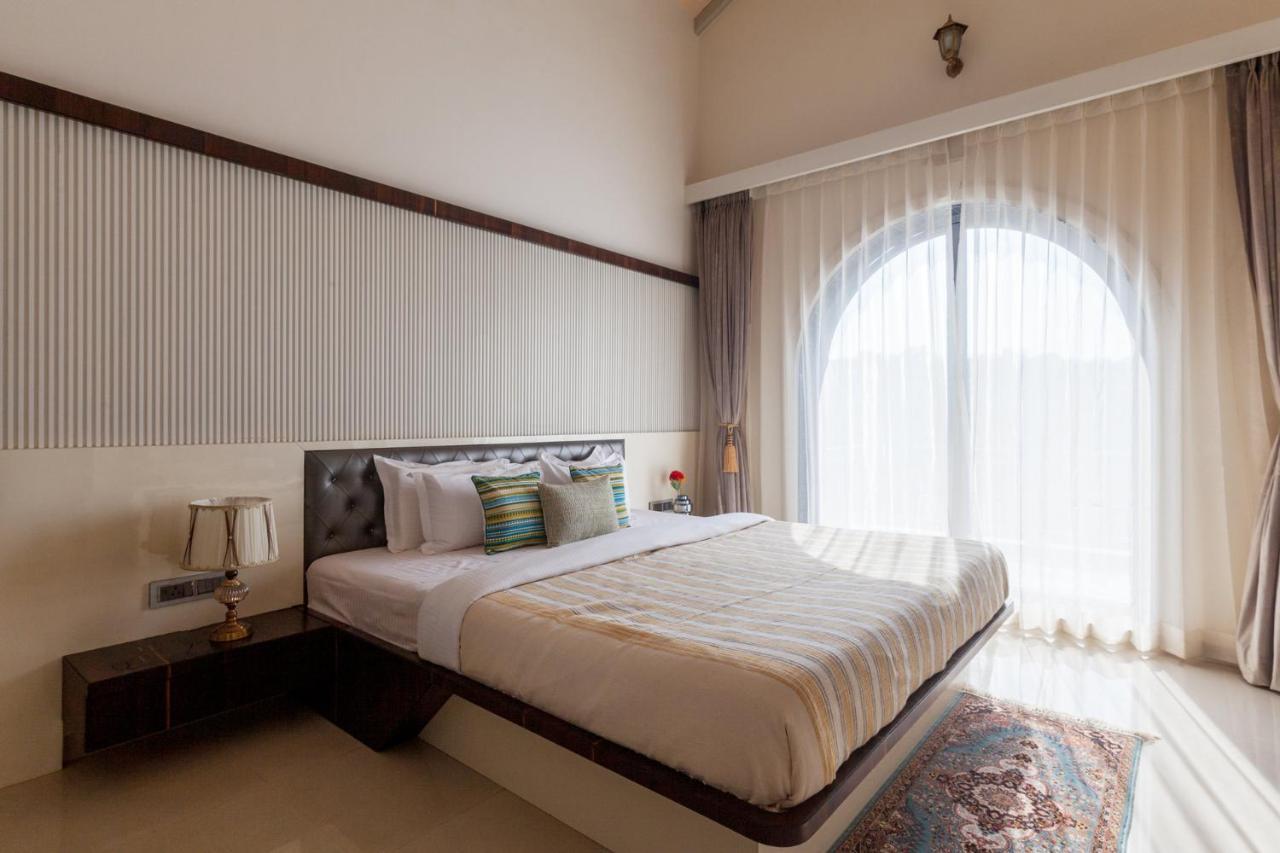 Bellevue Palace By Stayvista - Lavish Abode With A Pool, Landscaped Lawn, Gazebo & Adventure Activities Nashik Exterior photo