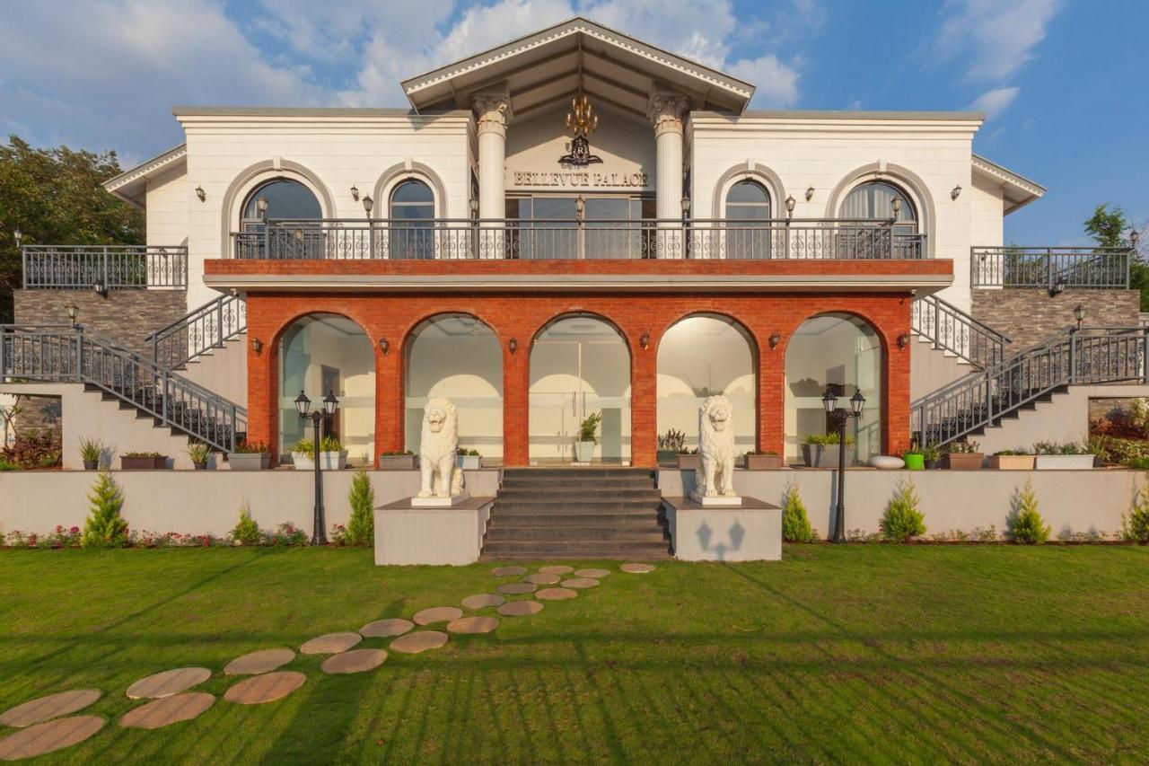 Bellevue Palace By Stayvista - Lavish Abode With A Pool, Landscaped Lawn, Gazebo & Adventure Activities Nashik Exterior photo