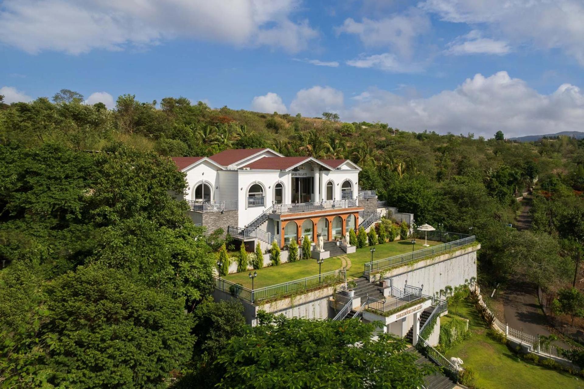 Bellevue Palace By Stayvista - Lavish Abode With A Pool, Landscaped Lawn, Gazebo & Adventure Activities Nashik Exterior photo
